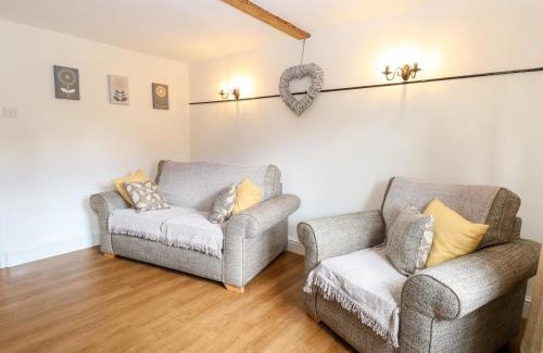 Hethel House | Bridge End Cottage