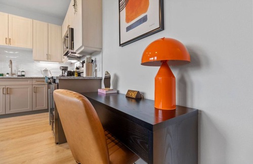McNeil Apartment | Bright 1BR|Wi-Fi & Smart TV|Gated Apt Near Domain