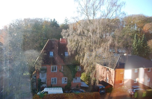 Gaarden-Sud - Kronsburg Apartment | Bright 2 bedroom apartment with a forest view