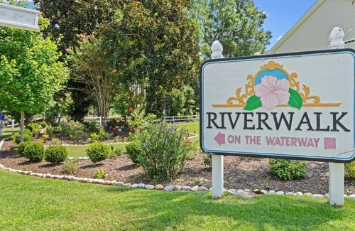 Myrtle Beach Condo | Bright 2 BR, Fully Equipt, 3rd Floor Cozy Condo in Myrtle Beach