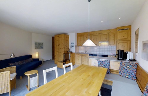 Silvaplana Apartment | Bright 2½-roomed apartment on the second floor, ca.