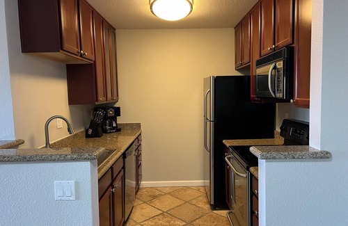 Willow Glen Condo | Bright 2B2B near Santana Row