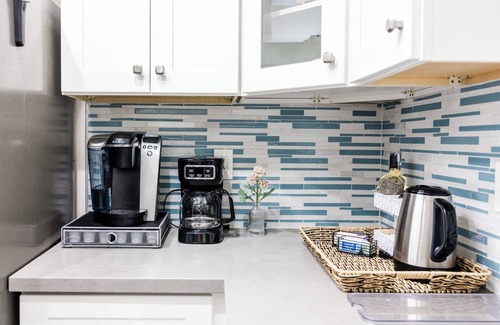 West Carson House | Bright 3 BR Home, Master Suite, Pool