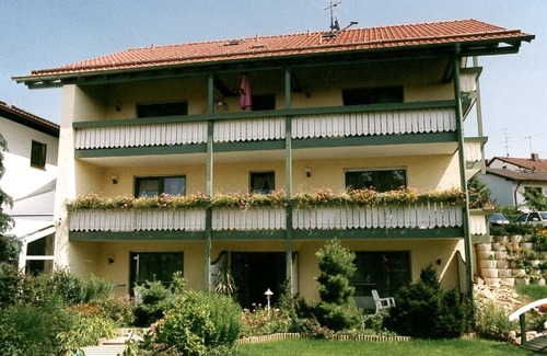 Bad Griesbach im Rottal Apartment | Bright apartment (40 sqm) for up to 3 people with furnished balcony
