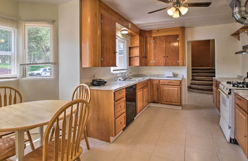 Silver Hill Villa | Bright ABQ Villa with Fire Pit - 3 Mi to Airport!