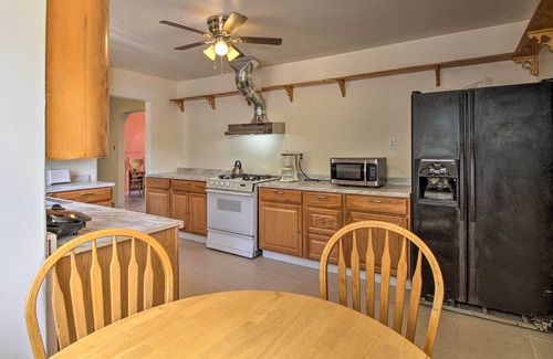 Silver Hill Villa | Bright ABQ Villa with Fire Pit - 3 Mi to Airport!