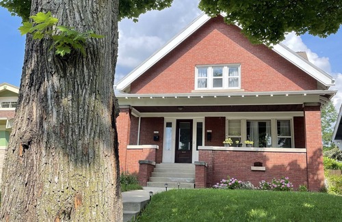 Washington Heights House | Bright & airy Craftsman home in great walkable area.