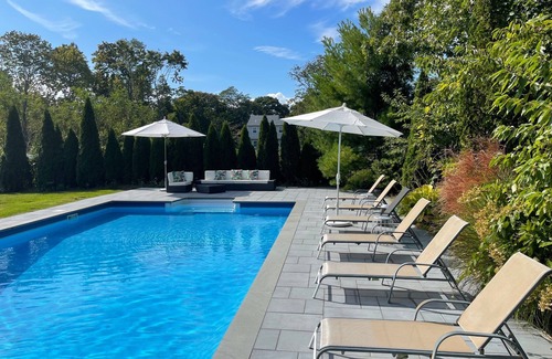 Hampton Bays House | Bright and Airy House with Outdoor Pool