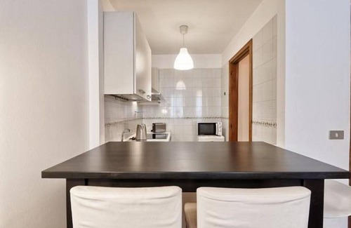 Historic Centre Apartment | Bright and airy studio apartment located in a strategic position, just few steps from Porta Nuova, in an elegant building with concierge. Ideal for short stays or pleasure: the area is full of restaurants, bars, shops and aperitifs, and is well served by
