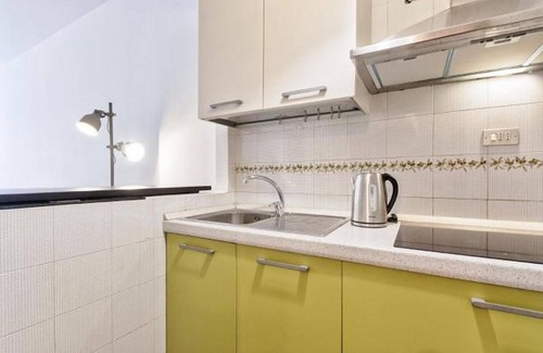 Historic Centre Apartment | Bright and airy studio apartment located in a strategic position, just few steps from Porta Nuova, in an elegant building with concierge. Ideal for short stays or pleasure: the area is full of restaurants, bars, shops and aperitifs, and is well served by