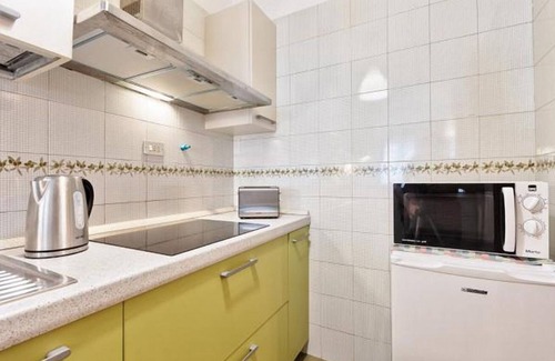 Historic Centre Apartment | Bright and airy studio apartment located in a strategic position, just few steps from Porta Nuova, in an elegant building with concierge. Ideal for short stays or pleasure: the area is full of restaurants, bars, shops and aperitifs, and is well served by