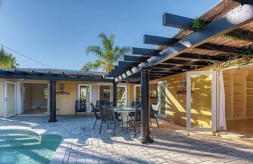 Florida North Atlantic Coast House | Bright and Airy Palm Beach Gardens Gem