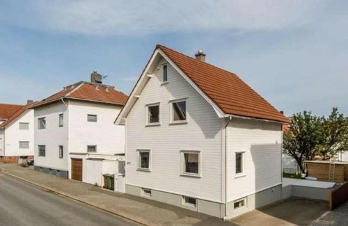 Stavanger Apartment | Bright And Central 2-Bedroom Apartment With King Bed, Fully Equipped