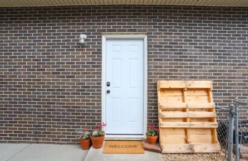 Longmont House | Bright and Cheery, Private Basement Apartment!