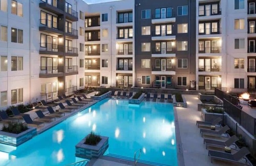 Richardson Apartment | Bright and Clean 1BR King Suite | Pool, Parking +