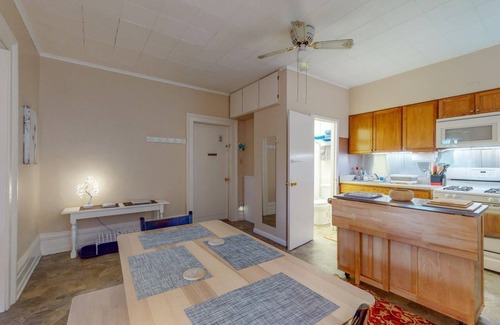 Troy Apartment | Bright and Cozy One-Bedroom, Quiet Neighborhood Downtown - Extended Stay