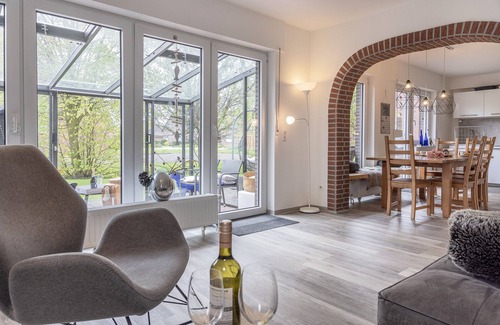 Carolinensiel Apartment | Bright and homely: the vacation apartment with its approx.