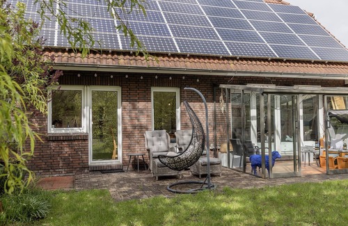 Carolinensiel Apartment | Bright and homely: the vacation apartment with its approx.