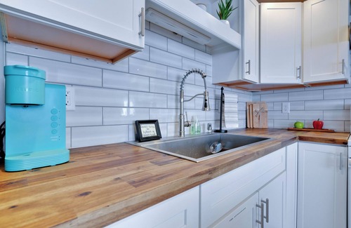 Kennebunkport Apartment | Bright and inviting Kennebunkport apartment, steps from downtown happenings Private backyard