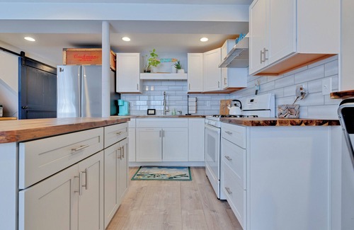 Kennebunkport Apartment | Bright and inviting Kennebunkport apartment, steps from downtown happenings Private backyard
