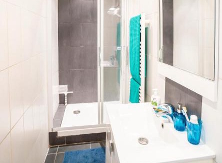 Antibes Old Town Apartment | Bright and modern 2 BR in the heart of Antibes!