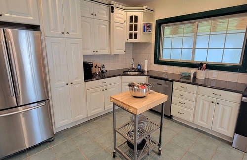 Narrowsburg Apartment | Bright and modern apartment in town. Close to it all!