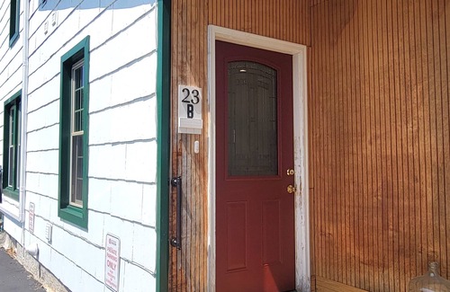 Narrowsburg Apartment | Bright and modern apartment in town. Close to it all!