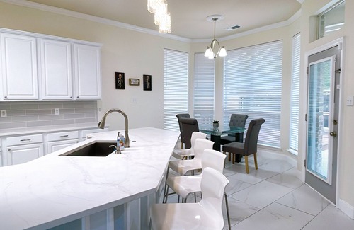 Southwest Arlington House | Bright and Spacious 4br2.5ba with fenced in yard