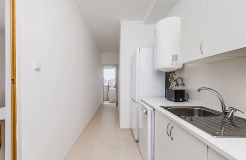 Cacilhas Apartment | Bright and Spacious Two Bedroom Apt in Almada