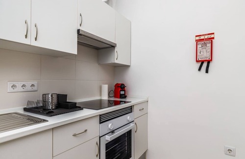 Cacilhas Apartment | Bright and Spacious Two Bedroom Apt in Almada