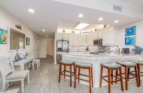 White Sands Cottages House | Bright and Sunny Gulf Front Townhome, Steps from the Water