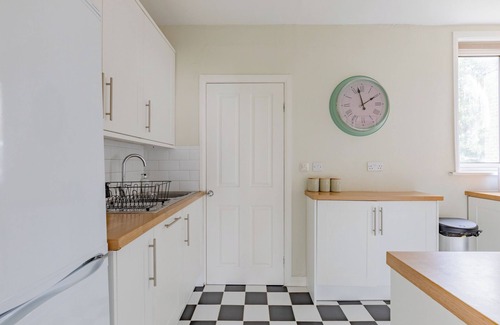 Wandsworth Apartment | Bright and Welcoming 2BD Flat in South West London