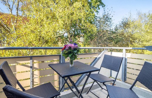 Zingst Apartment | Bright apartment with balcony, WiFi and beach location in the residence on the beach