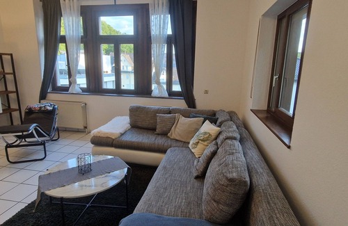 Montabaur House | Bright apartment near ICE train station
