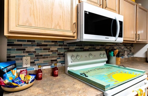 Pensacola House | Bright bungalow 7 mi from Perdido king bed pet and family friendly near NAS