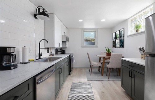 Billings House | Bright & Charming 2BR: Near Downtown