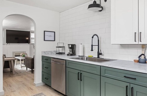 Billings House | Bright & Charming 2BR: Near Downtown