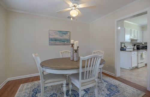 Edgewater House | Bright, Clean and Roomy House with Intracoastal Waterway Resort Access