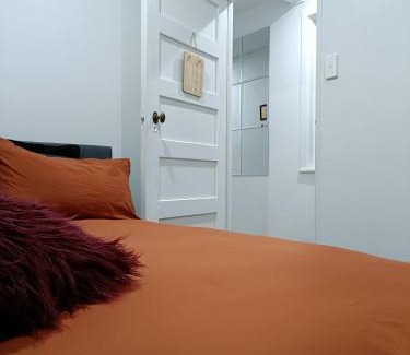 Greenlane - Ellerslie House | Bright & Comfy Stay in Newly Renovated Home with parking