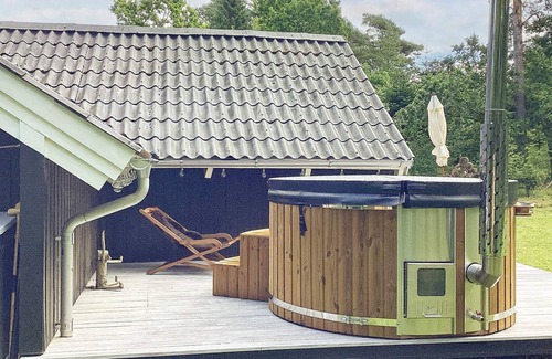 Øksenmølle House | Bright Cottage with Hot Tub - By Traum Ferienwohnungen
