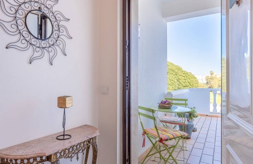 Canada Apartment | Bright & Cozy 1 BDR Flat W/Balcony by LovelyStay