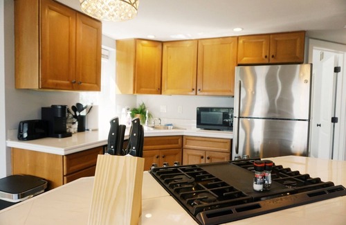Downtown Salt Lake City Apartment | Bright & Cozy 1BR – Walk to Downtown SLC