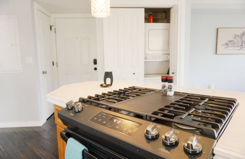 Downtown Salt Lake City Apartment | Bright & Cozy 1BR – Walk to Downtown SLC