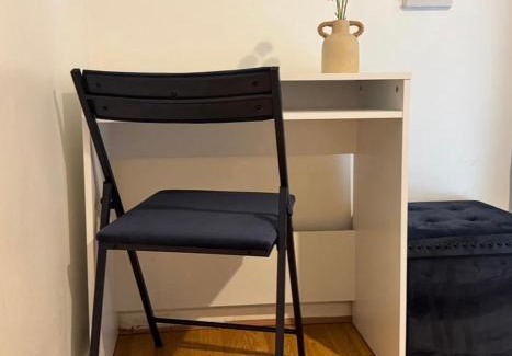 Grove Park House | Bright & Cozy Double Room with great transport links