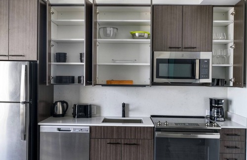 Waller Creek District Apartment | Bright Downtown 1BR w/Pool & Business Lounge, near Dining, by Blueground