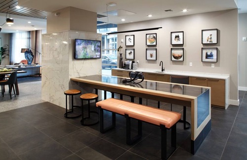 West Bellevue Apartment | Bright Downtown Bellevue 2BR w/W/D & Storage, near Shops, by Blueground