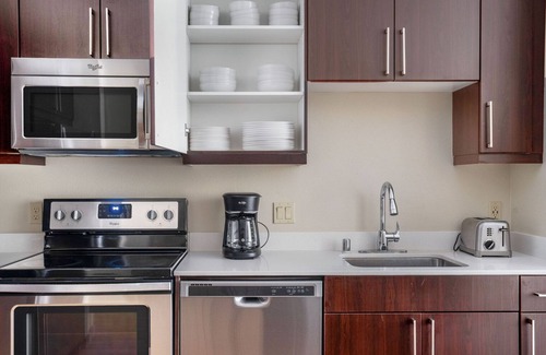 Dublin Apartment | Bright Dublin 2BR w/Gym, A/C & Parking, nr BART & Shops, by Blueground