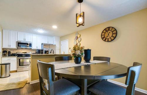 Fayetteville House | Bright Fayetteville Vacation Home with Fireplace!