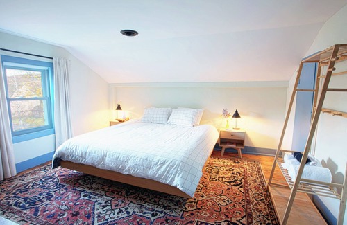 Jefferson Other | Bright Getaway Steps from Nature