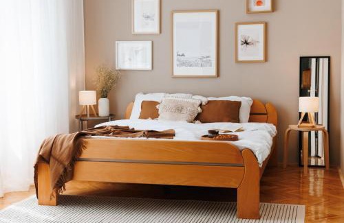 Kosancicev Venac Apartment | Bright Harmony wtih Balcony Old Town Renovated